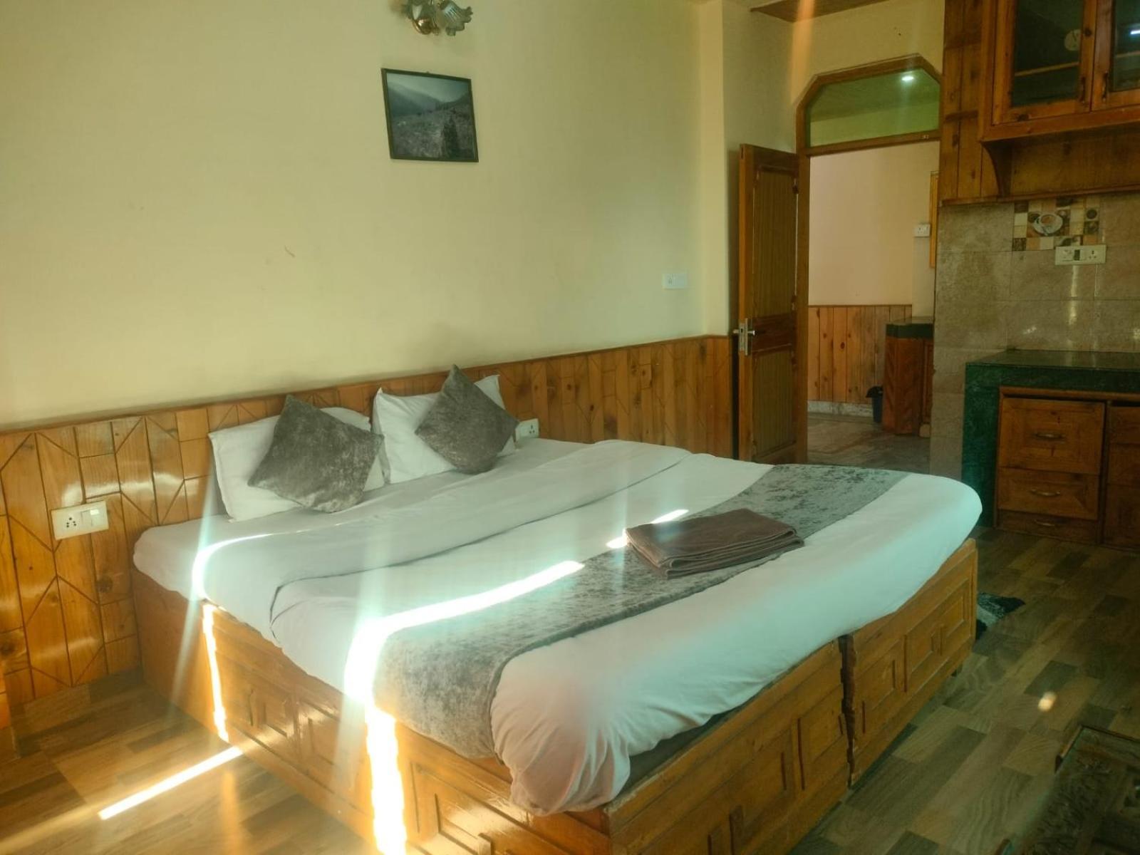 Govind Royal Stay Manāli Εξωτερικό φωτογραφία